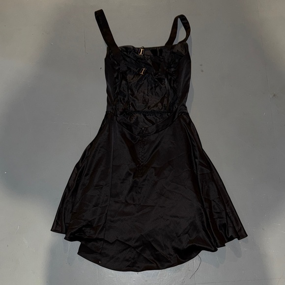 Silk open back Dress with padding - Picture 2 of 2